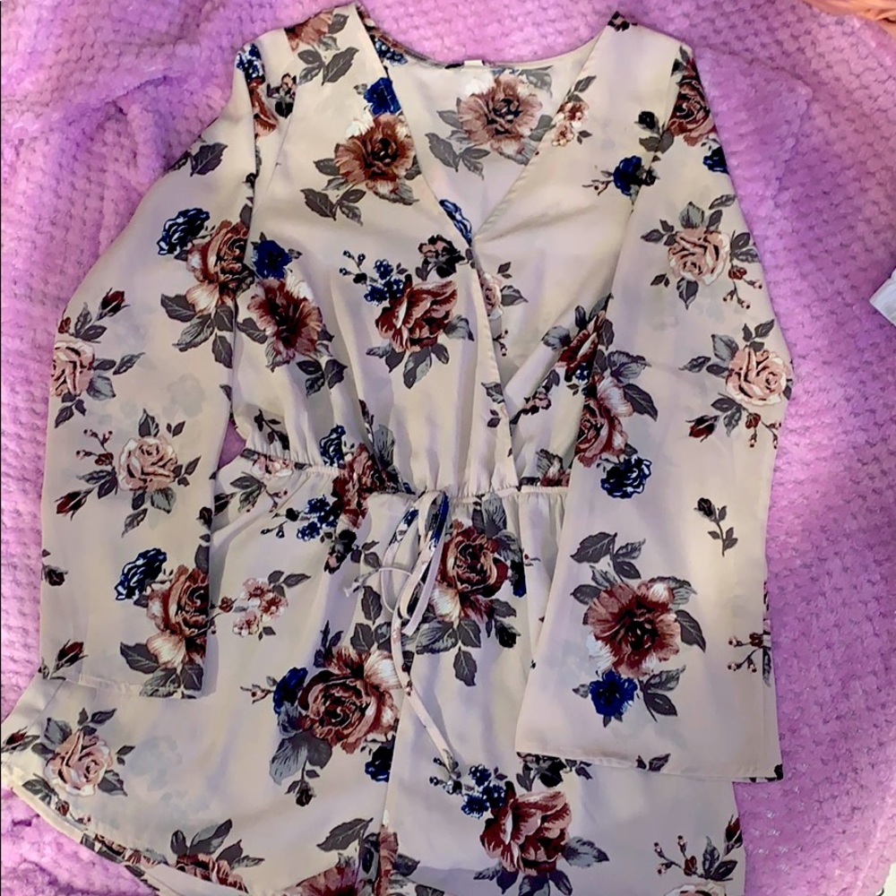 Floral cute romper 7$(lavender color)🌺🌸🌱